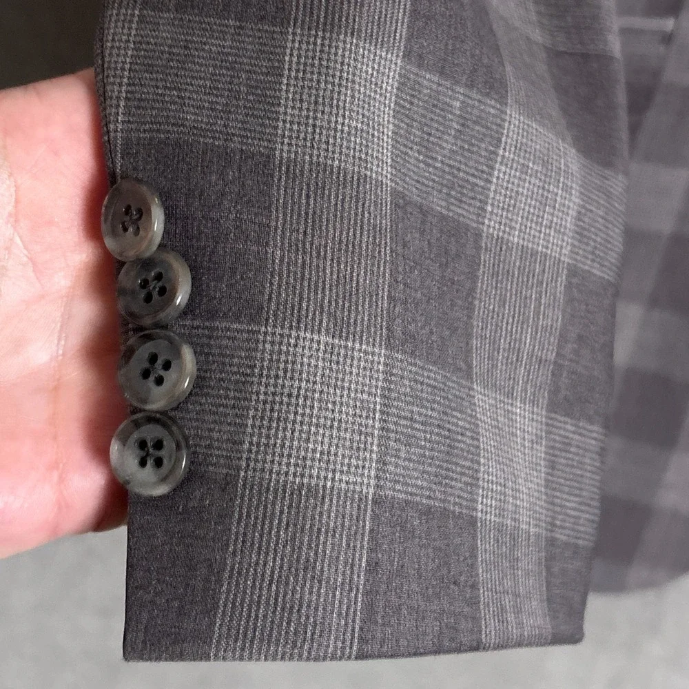 Carducci Sport Coat 38S Slim Fit Gray Plaid Wool Reda Italian 150s Blazer Jacket